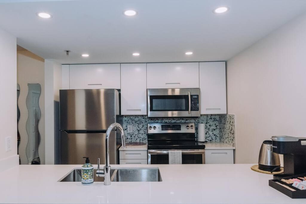 Modern Condo In The Heart Of Dt Overlooking City Vancouver Ngoại thất bức ảnh
