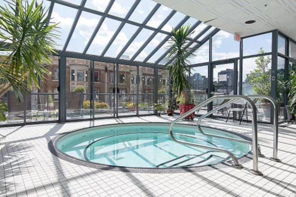 Modern Condo In The Heart Of Dt Overlooking City Vancouver Ngoại thất bức ảnh
